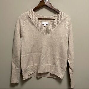 Banana Republic Beige Wool Blend V-Neck Swearer Women’s Size Medium